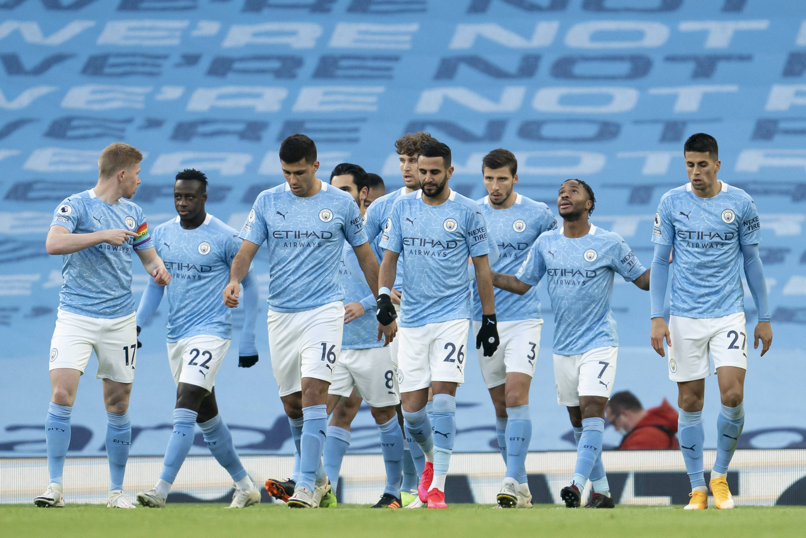 复仇老鹰！湖人一战创2大神迹，詹姆斯狂轰31+9+10，东契奇队史第一