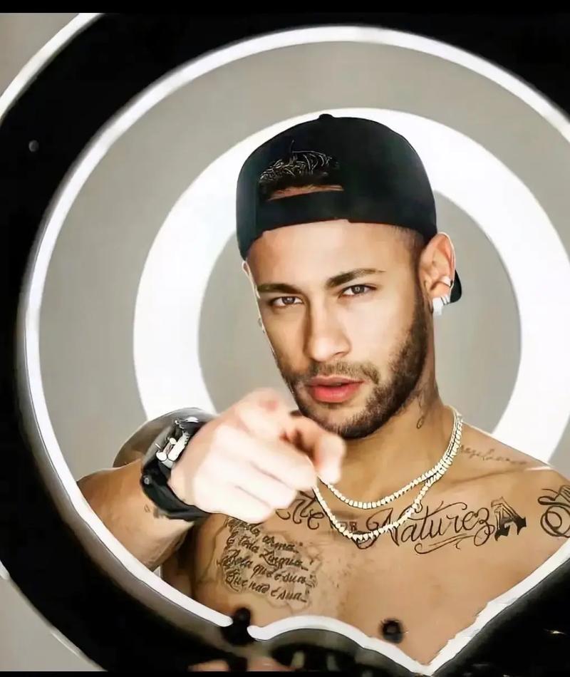 意甲-普利西奇双响拉比奥特世界波 米兰3-2登顶