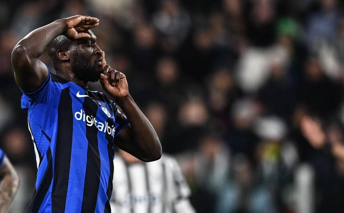 F1：周冠宇凯迪拉克车队首秀